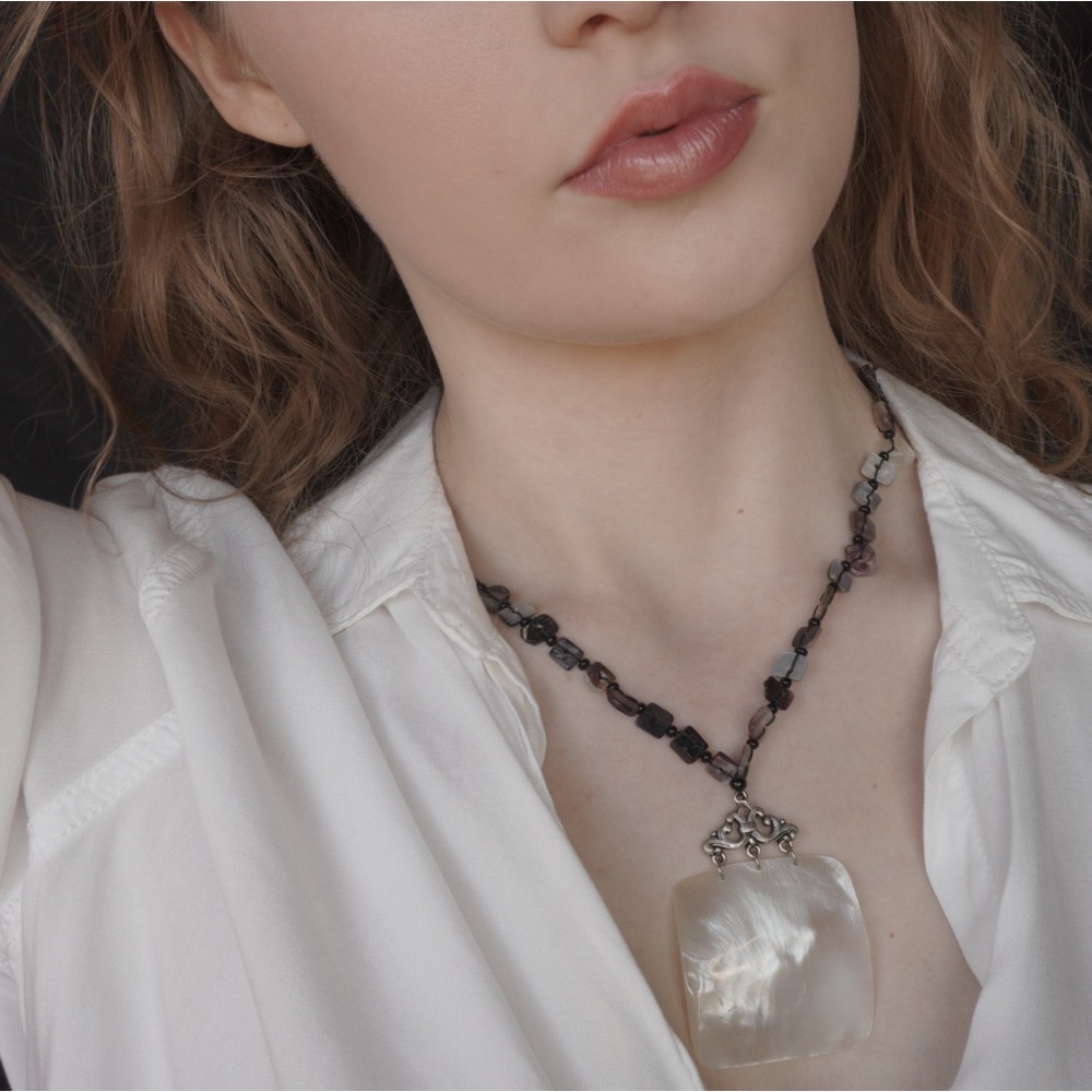 🐚 Pearly Shell Necklace